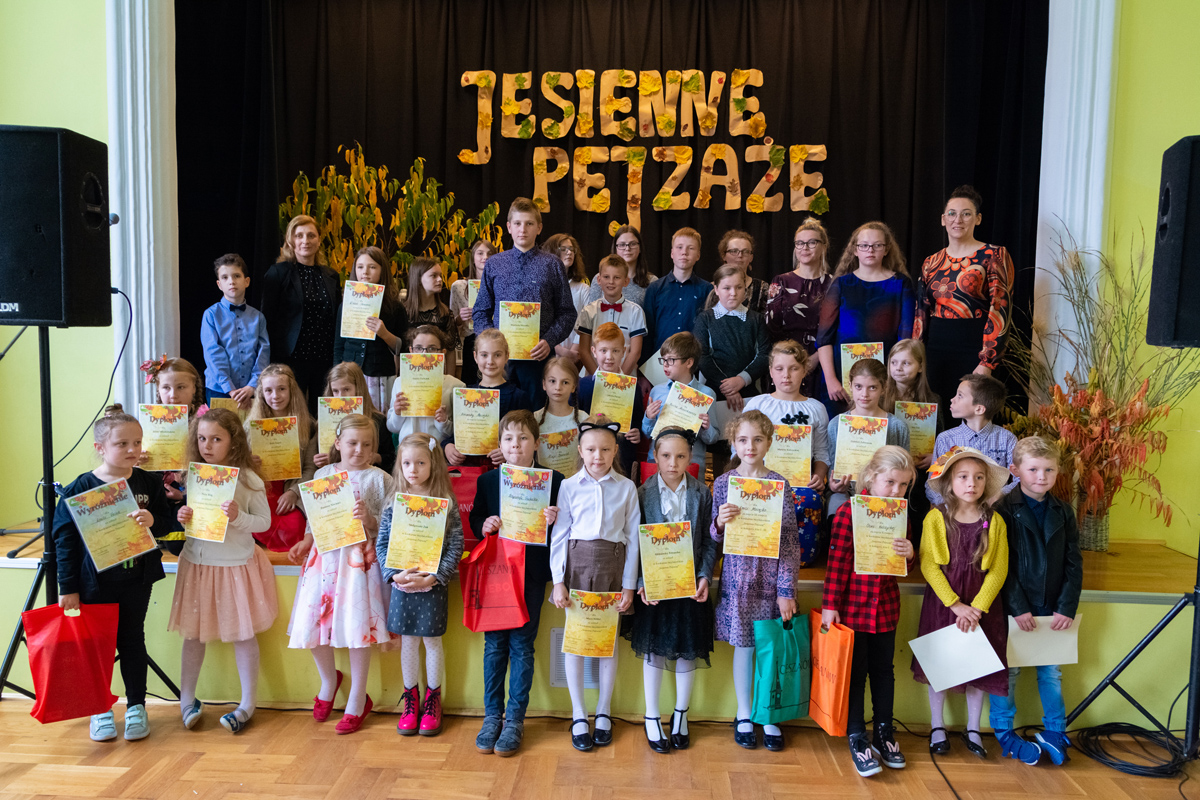 Read more about the article Konkurs poetycki „Jesienne pejzaże”